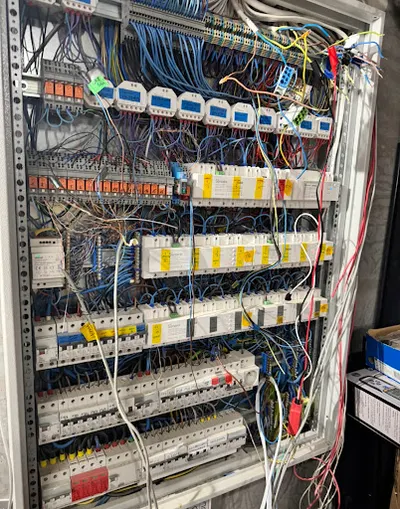 Twój Elektryk Tomek Usługi Elektryczne, Instalacje elektryczne